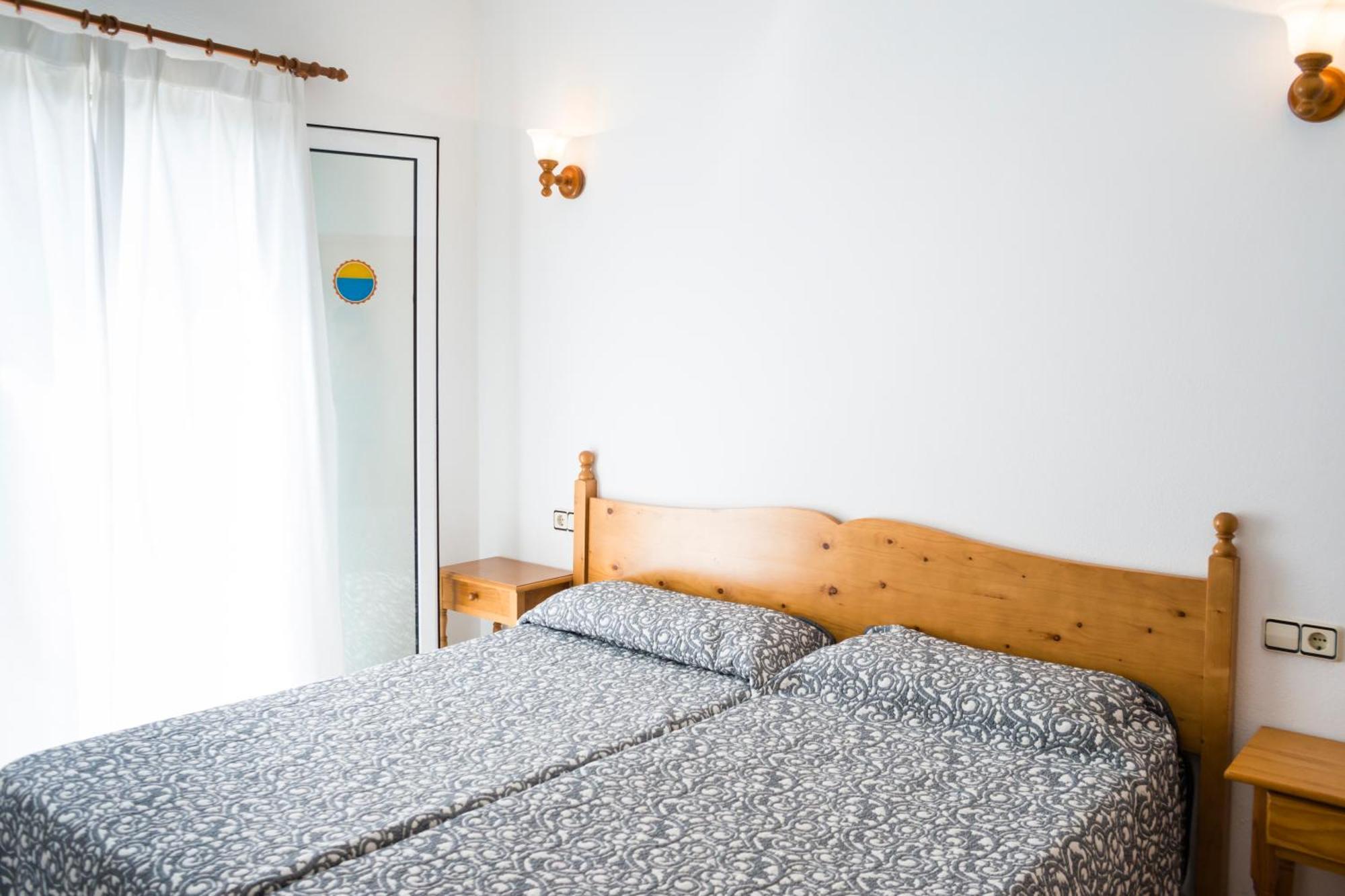 Apartchalet Villas Elvira. Villa E Son Carrio  Экстерьер фото