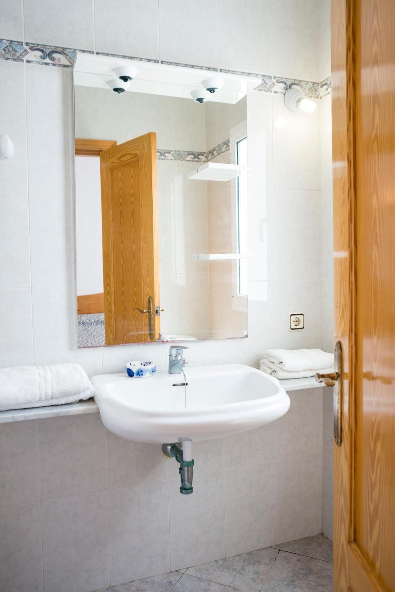 Apartchalet Villas Elvira. Villa E Son Carrio  Экстерьер фото