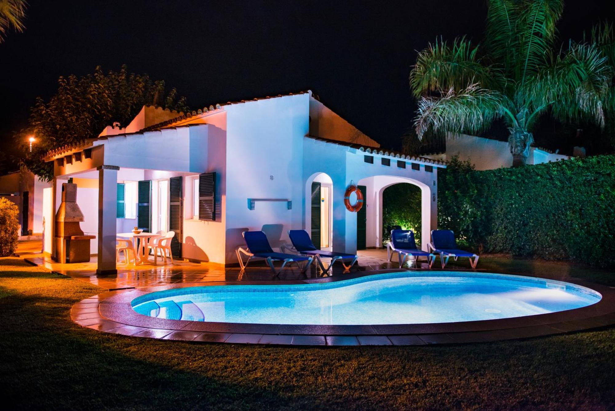 Apartchalet Villas Elvira. Villa E Son Carrio  Экстерьер фото