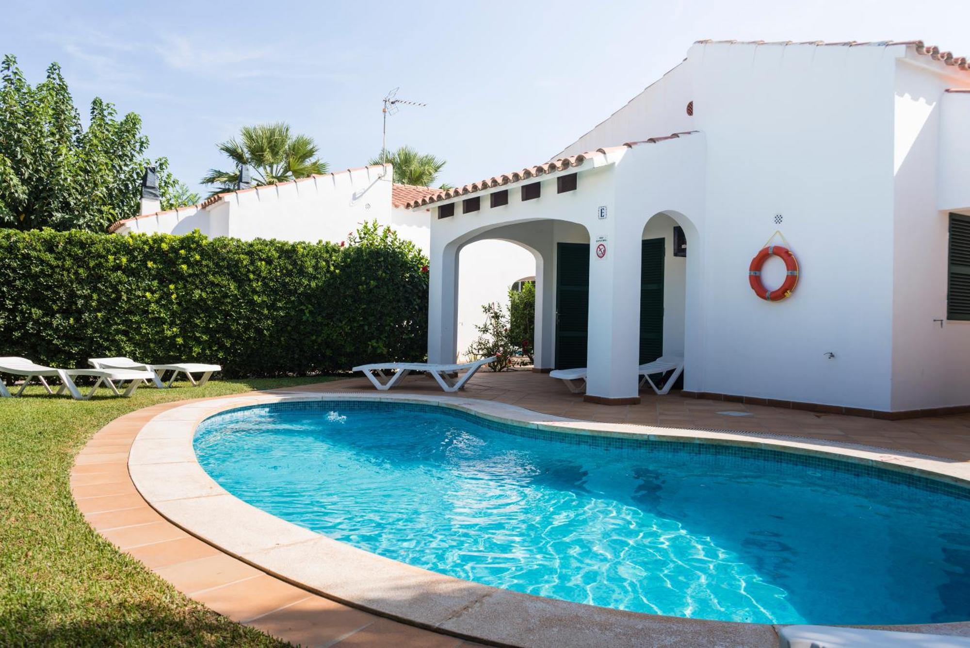 Apartchalet Villas Elvira. Villa E Son Carrio  Экстерьер фото
