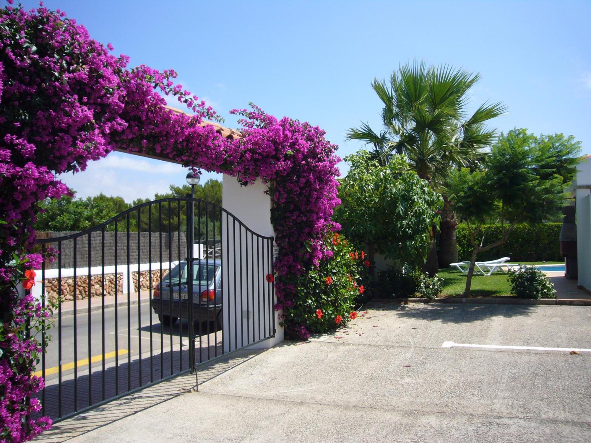 Apartchalet Villas Elvira. Villa E Son Carrio  Экстерьер фото